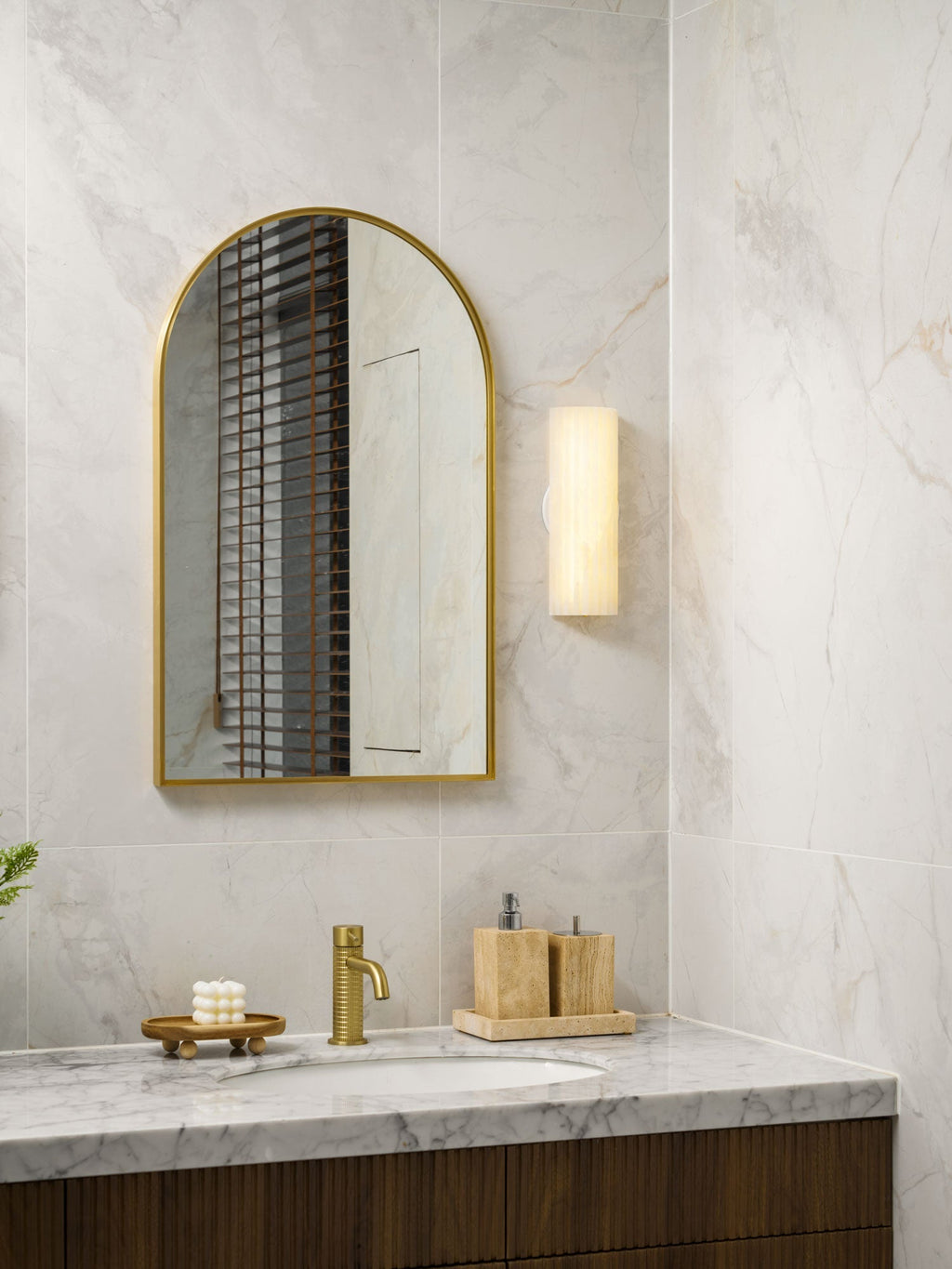 Rula Alabaster Wall Light | Ormexis