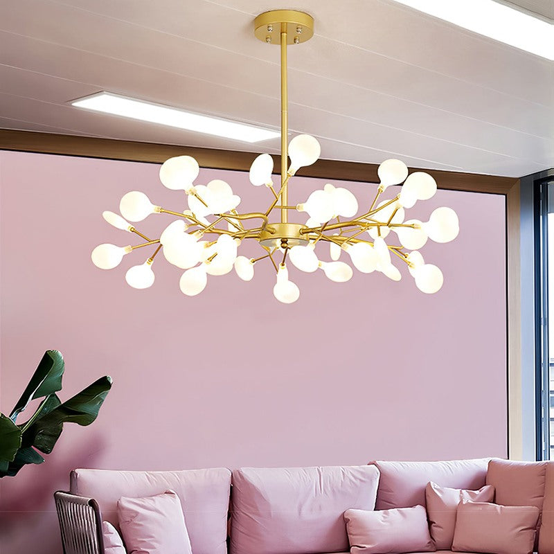 Firefly Sputnik LED lysekrone i stjerneburst-design for varmt stemningslys
