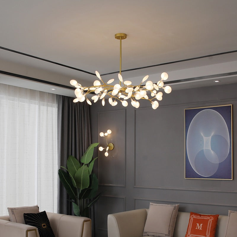 Firefly Sputnik LED lysekrone i stjerneburst-design for varmt stemningslys