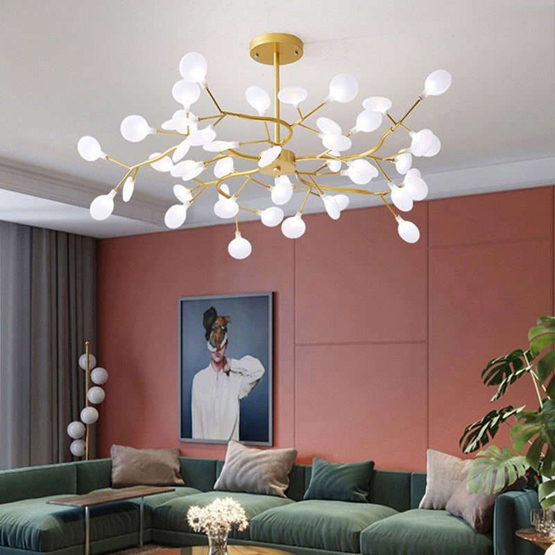 Firefly Sputnik LED lysekrone i stjerneburst-design for varmt stemningslys