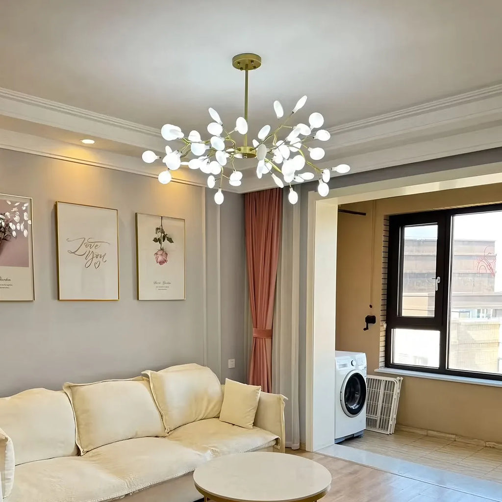 Firefly Sputnik LED lysekrone i stjerneburst-design for varmt stemningslys