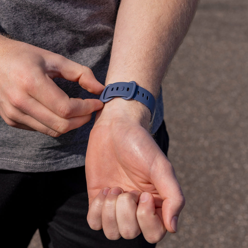 Odolný šedo-modrý silikonový řemínek pro Fitbit Versa 3 náhradní páska