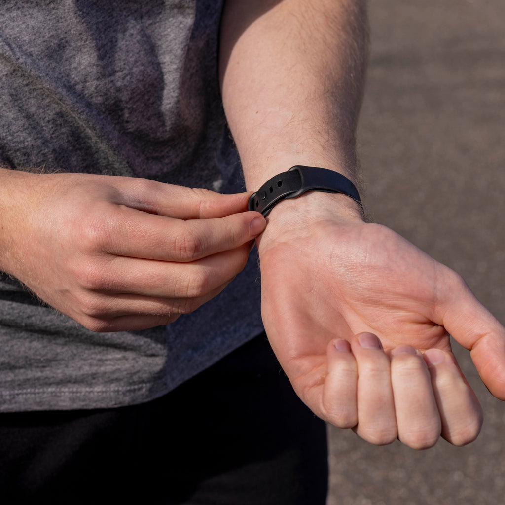 Cinturino di ricambio in silicone nero classico per orologio Fitbit Sense 2