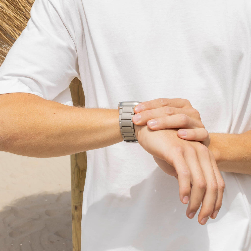 Correa de titanio para Apple Watch en color plateado compatible con Apple Watch