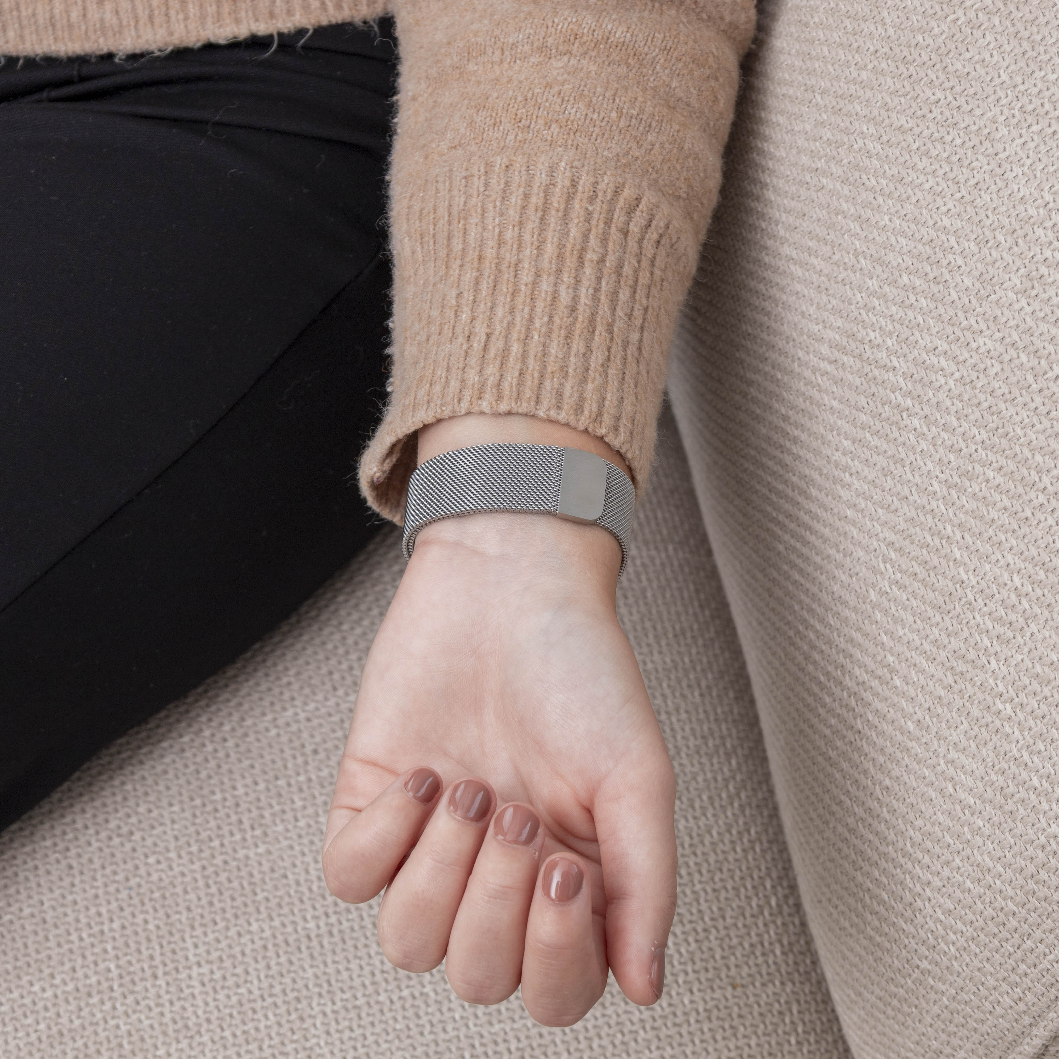 Fitbit Inspire 3 Edizione con Cinturino Milanese Finitura Argento