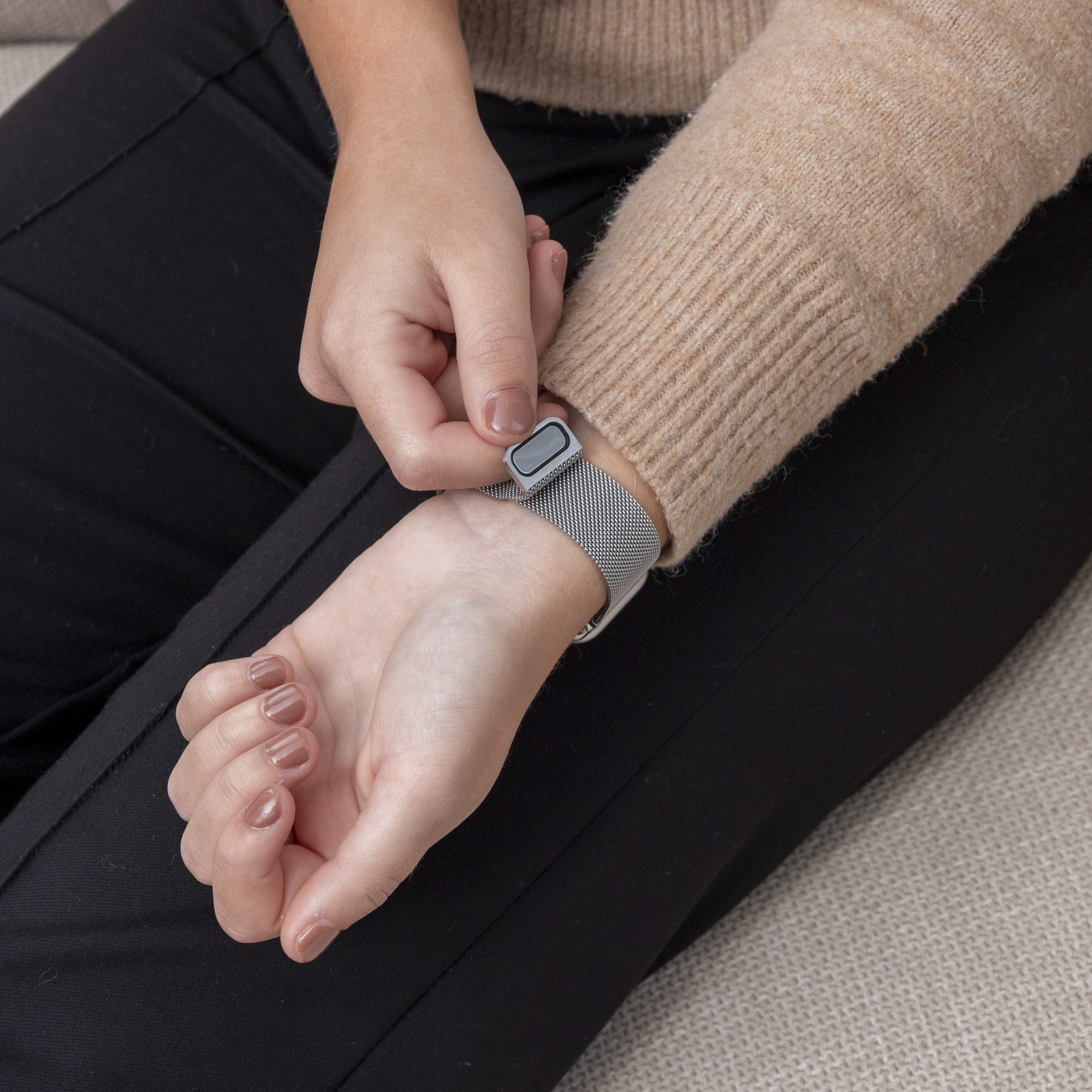 Fitbit Inspire 3 Edizione con Cinturino Milanese Finitura Argento