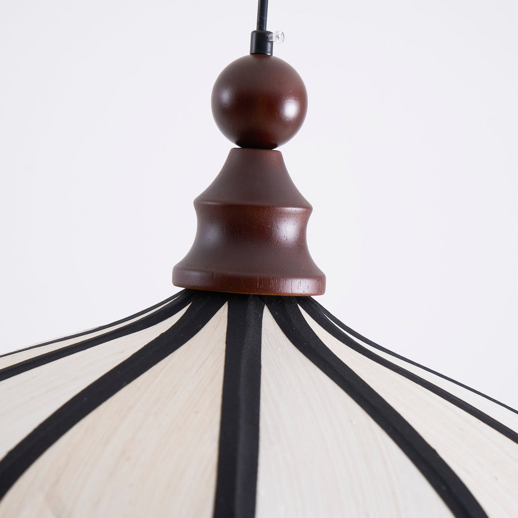 Pendulă cu design botanic și abajur cu margine ondulată | Ormexis