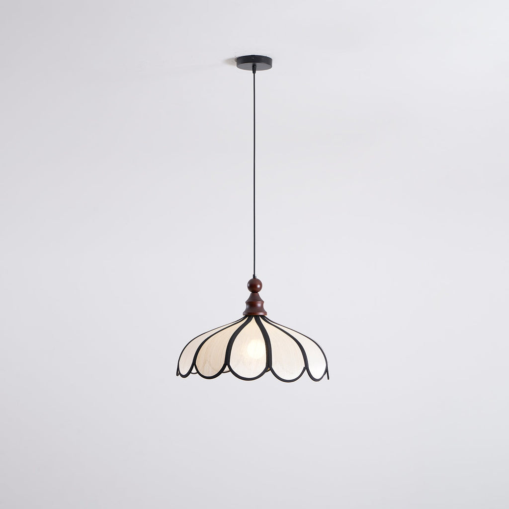 Pendulă cu design botanic și abajur cu margine ondulată | Ormexis