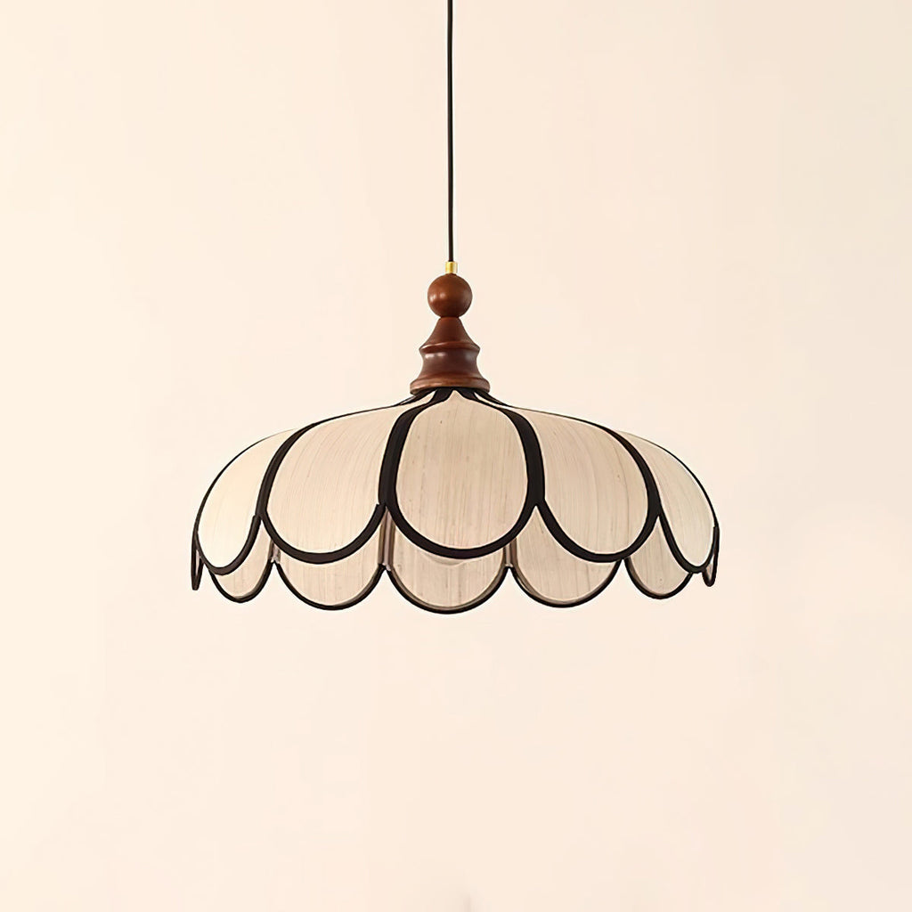 Pendulă cu design botanic și abajur cu margine ondulată | Ormexis