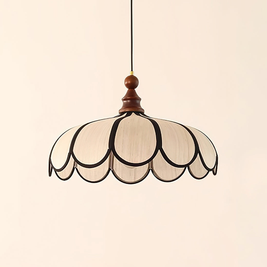 Pendulă cu design botanic și abajur cu margine ondulată | Ormexis
