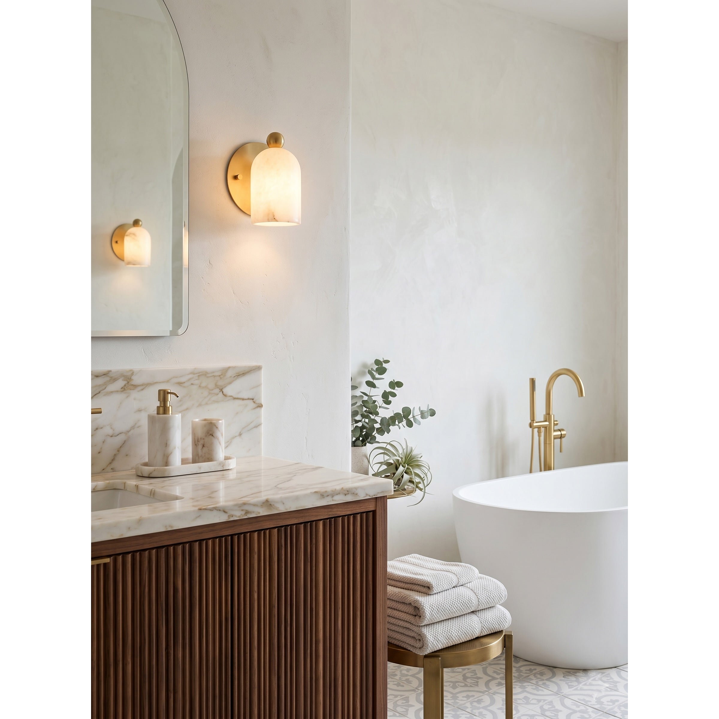Aplique de pared en forma de cúpula Calla de alabastro | Ormexis
