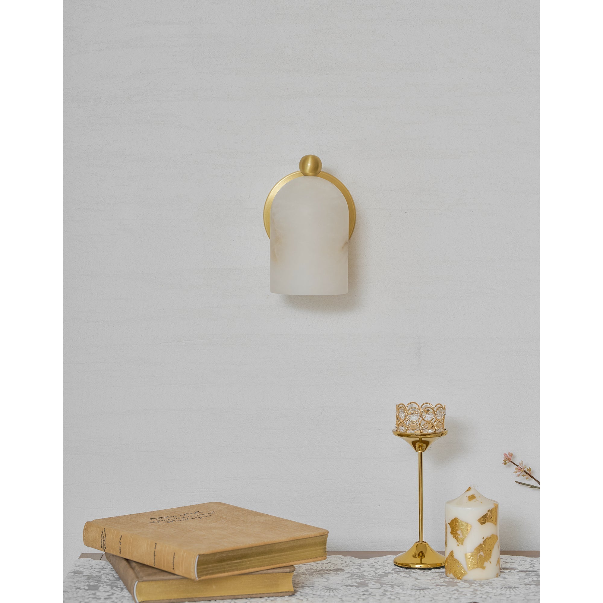 Aplique de pared en forma de cúpula Calla de alabastro | Ormexis
