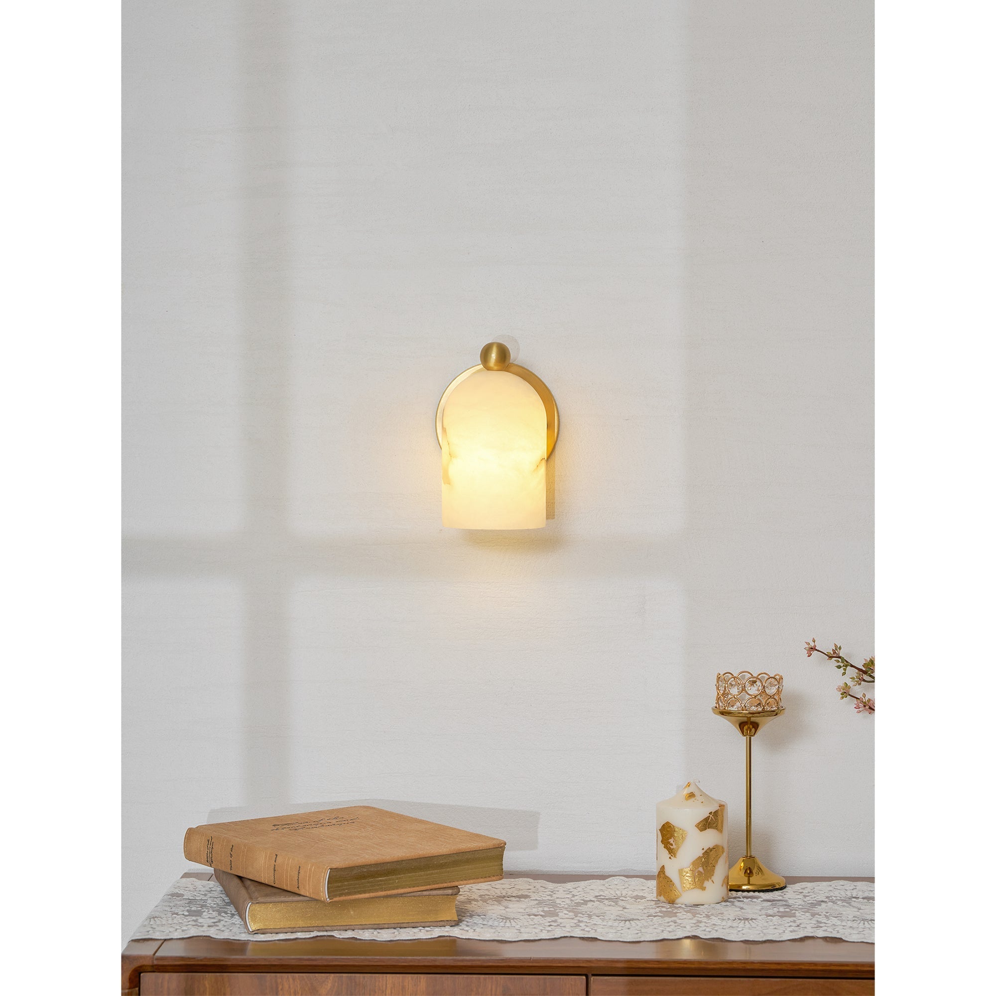 Aplique de pared en forma de cúpula Calla de alabastro | Ormexis