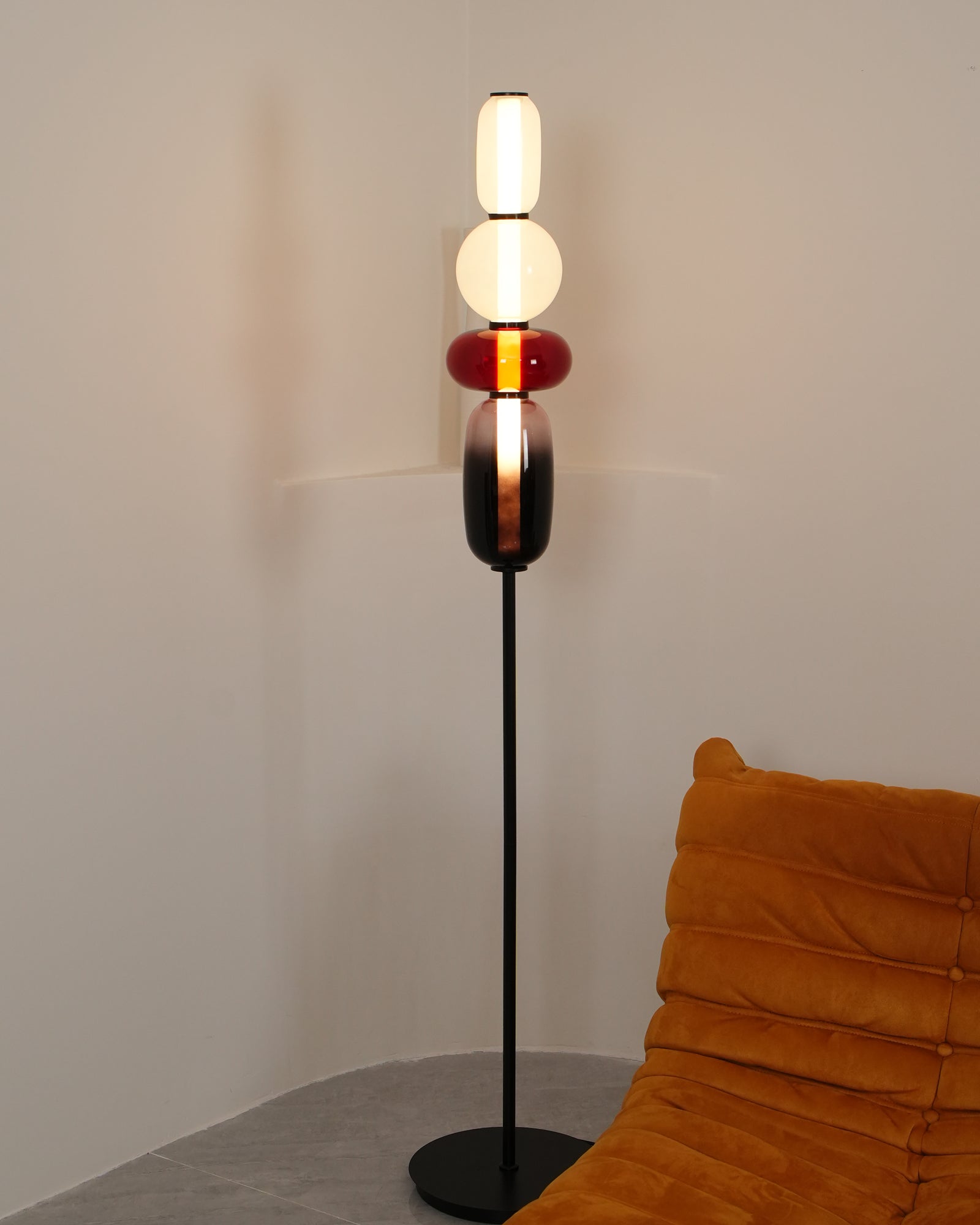 Moderne led-vloerlamp van gekleurd glas | Ormexis
