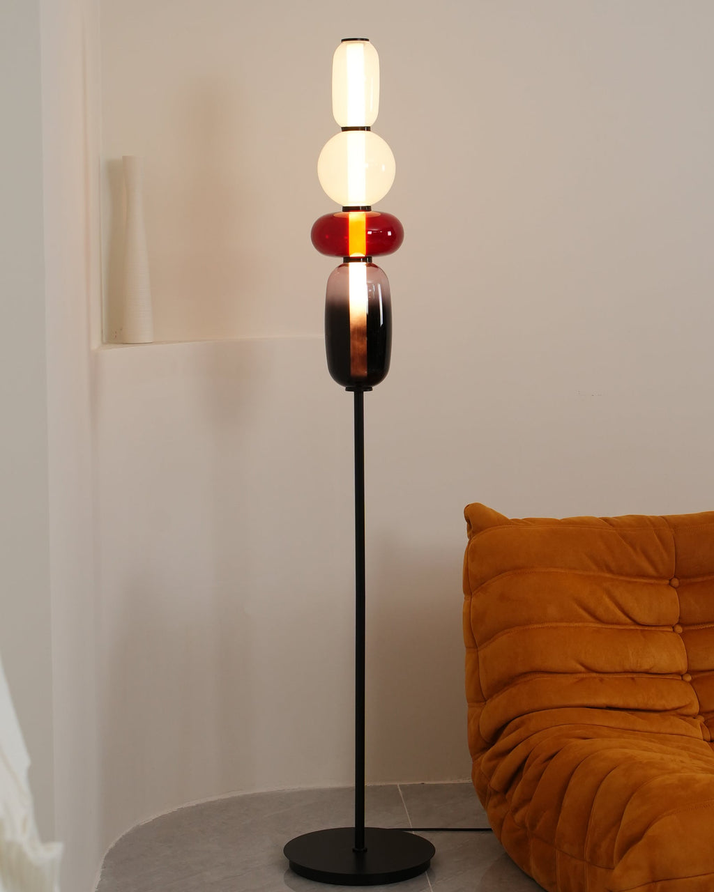 Moderne led-vloerlamp van gekleurd glas | Ormexis