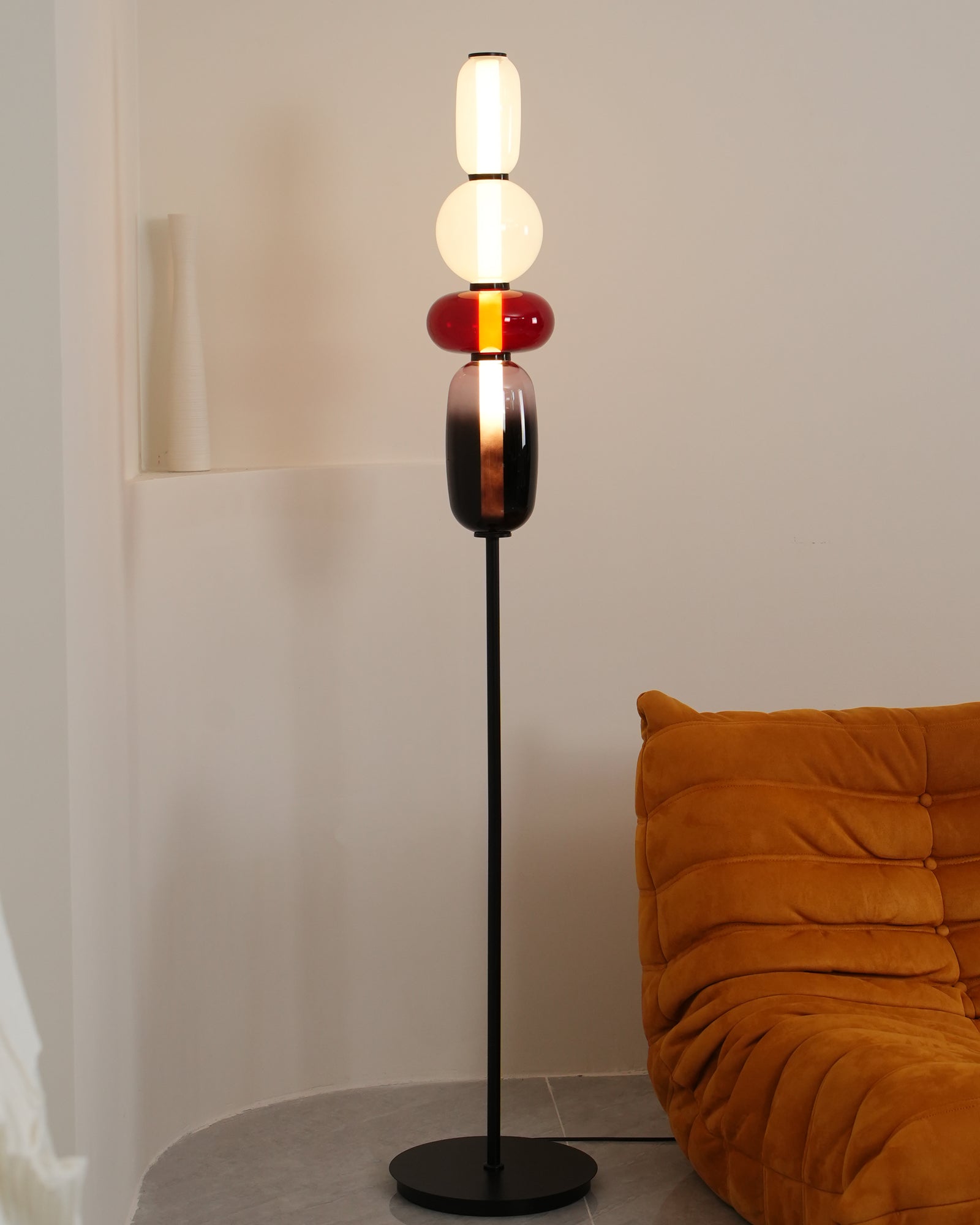 Moderne led-vloerlamp van gekleurd glas | Ormexis