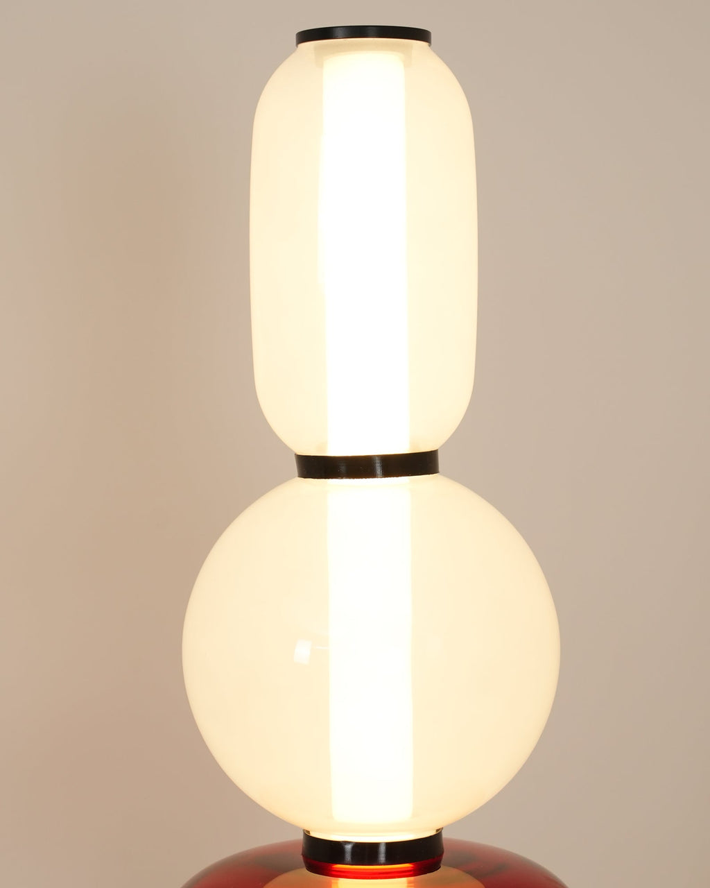 Moderne led-vloerlamp van gekleurd glas | Ormexis