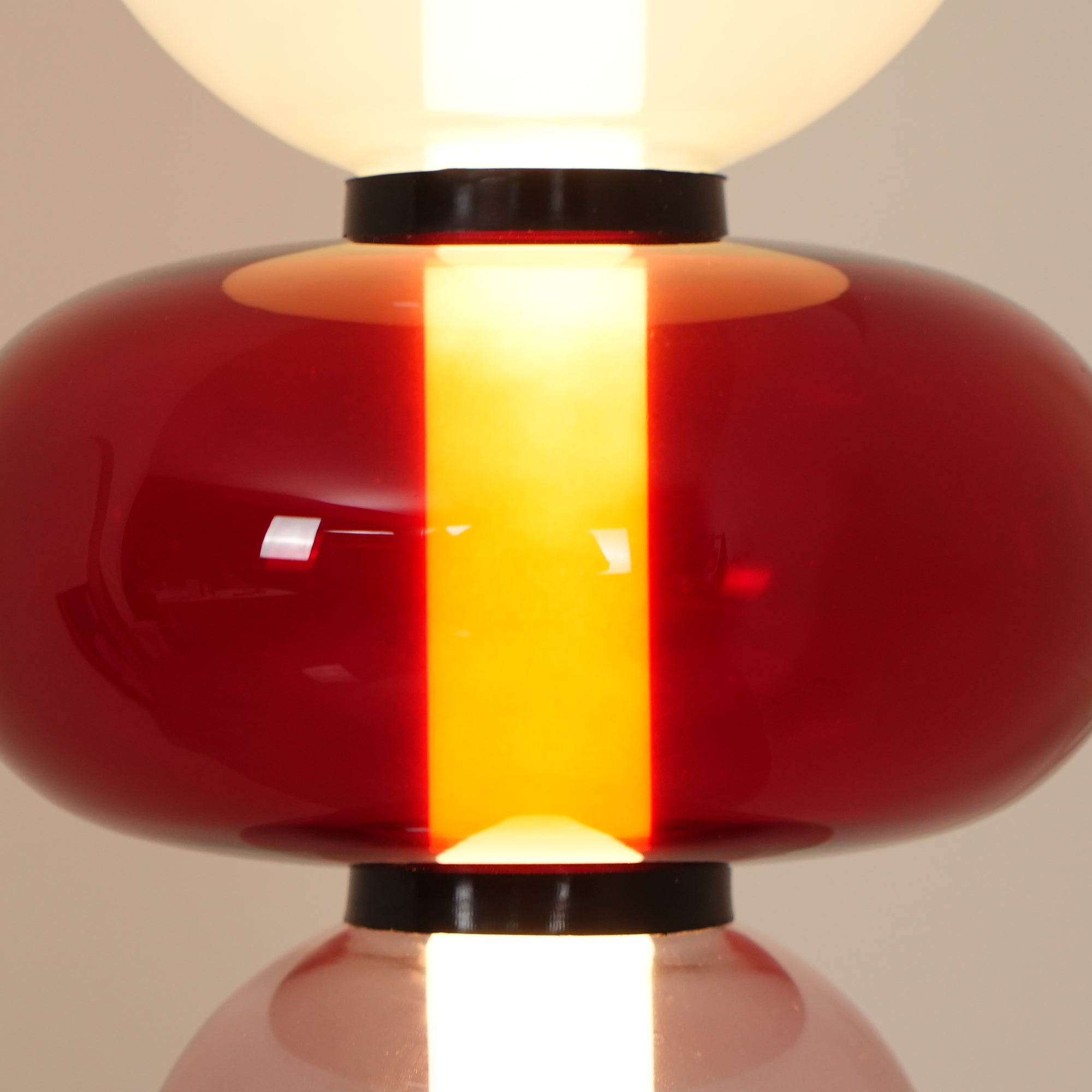 Moderne led-vloerlamp van gekleurd glas | Ormexis