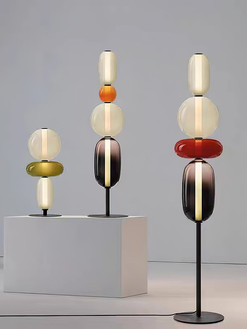 Moderne led-vloerlamp van gekleurd glas | Ormexis