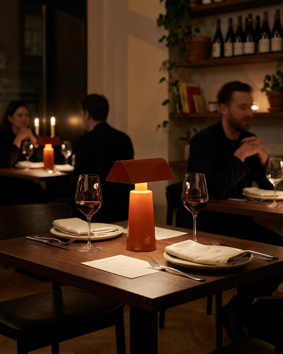 Candeeiro de mesa monolítico moderno | Ormexis
