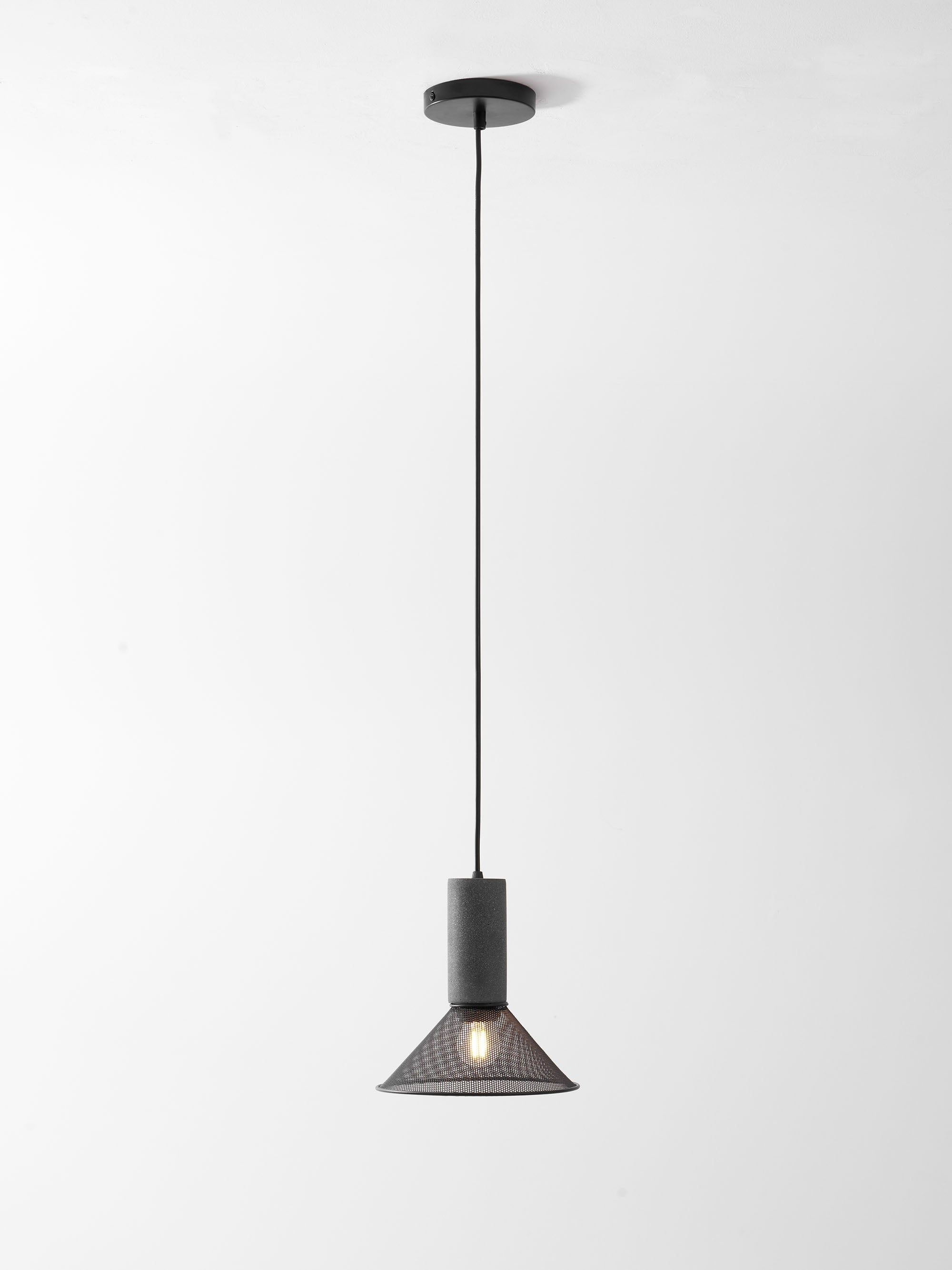 Mesh Cylinder Pendant Light | Ormexis