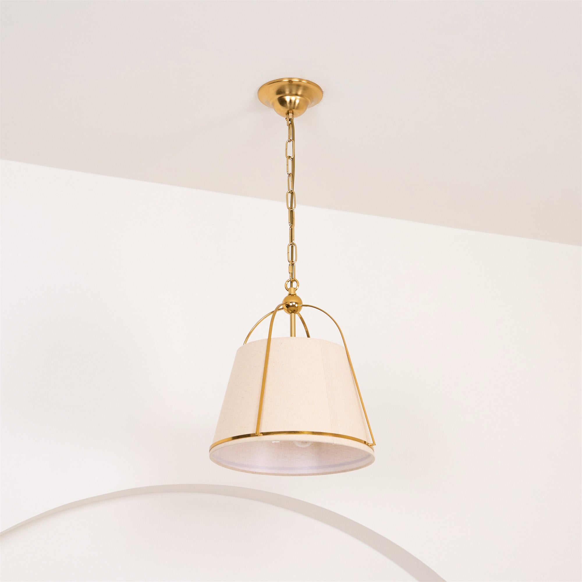 Transitional Elegant Pendant Light | Ormexis