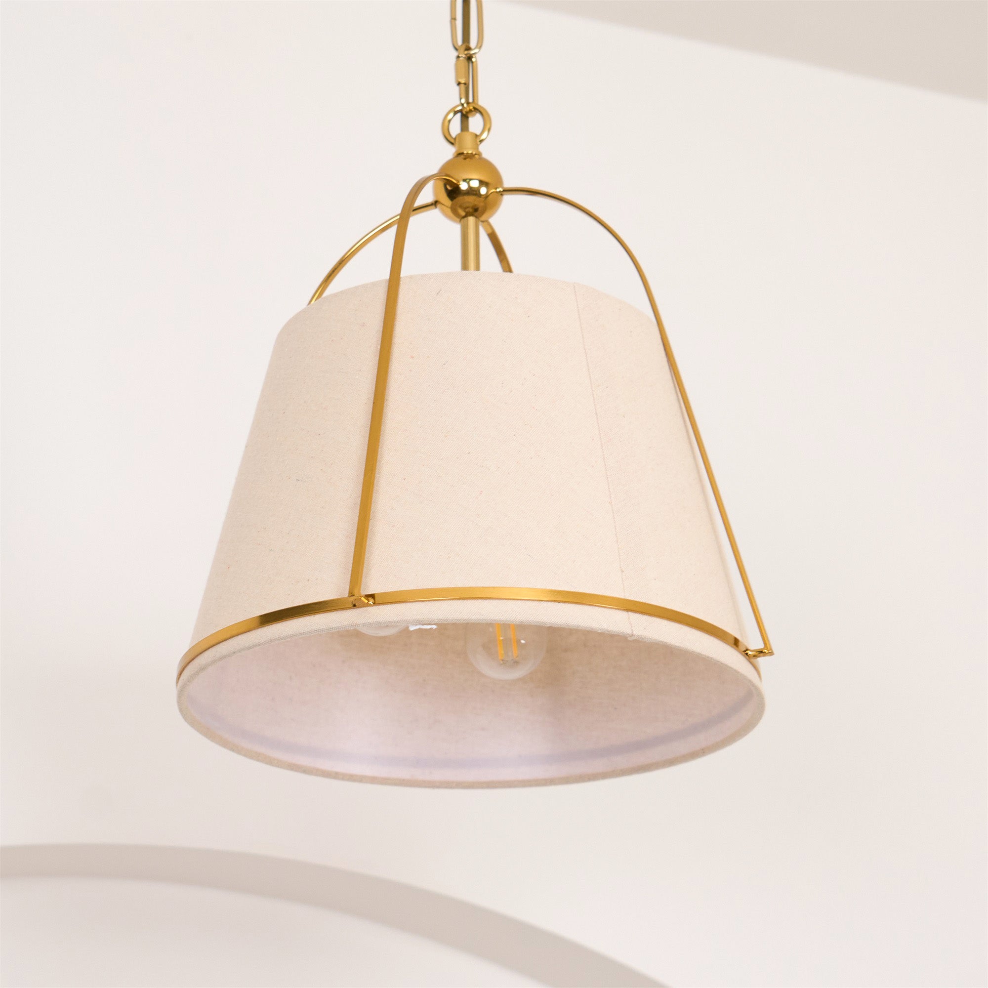 Transitional Elegant Pendant Light | Ormexis