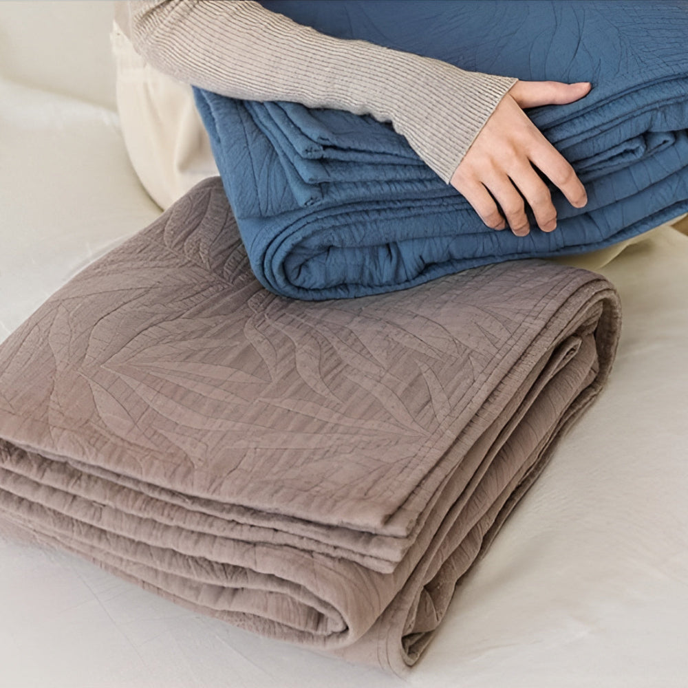 All-Season Cozy Cotton Blanket With Soft Leaf Accent And Antibacterial Properties - Ormexis