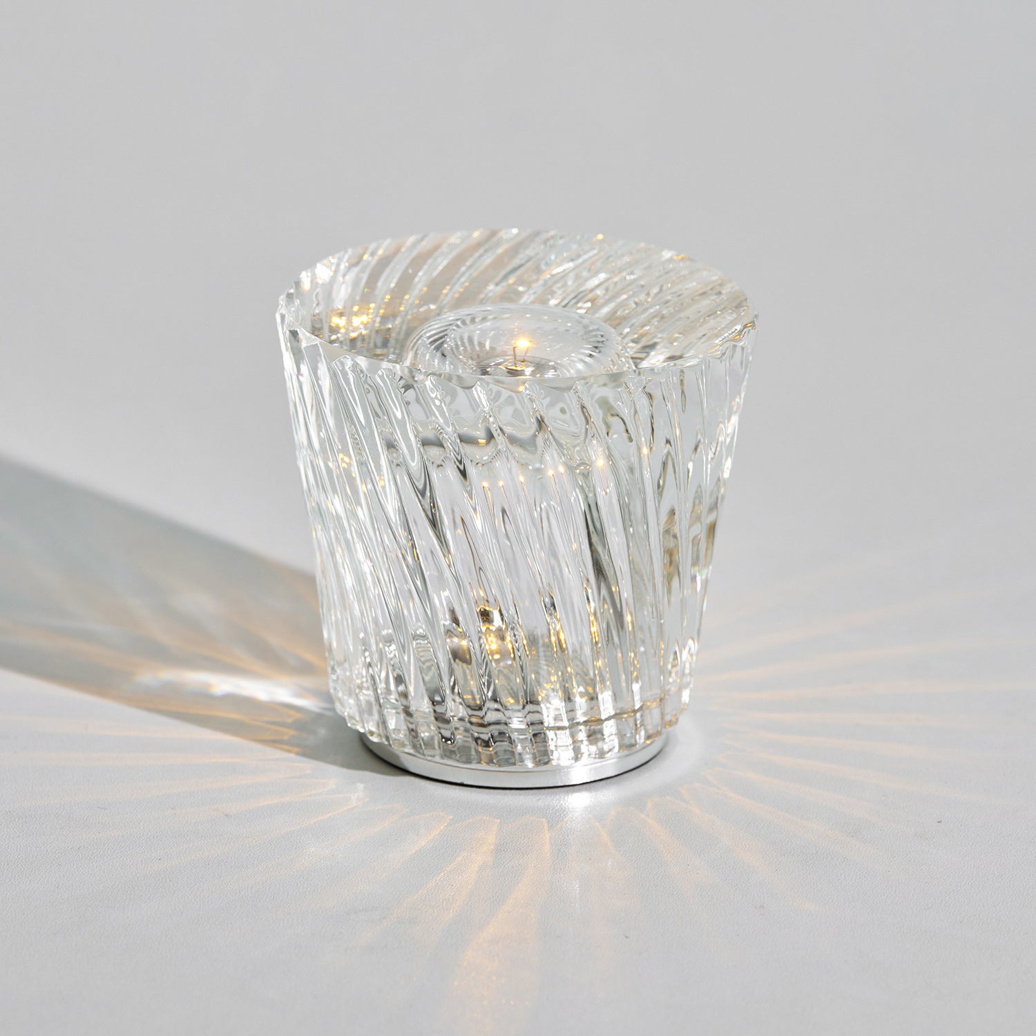 Lampă de cristal cu tăietură tip bijuterie | Ormexis