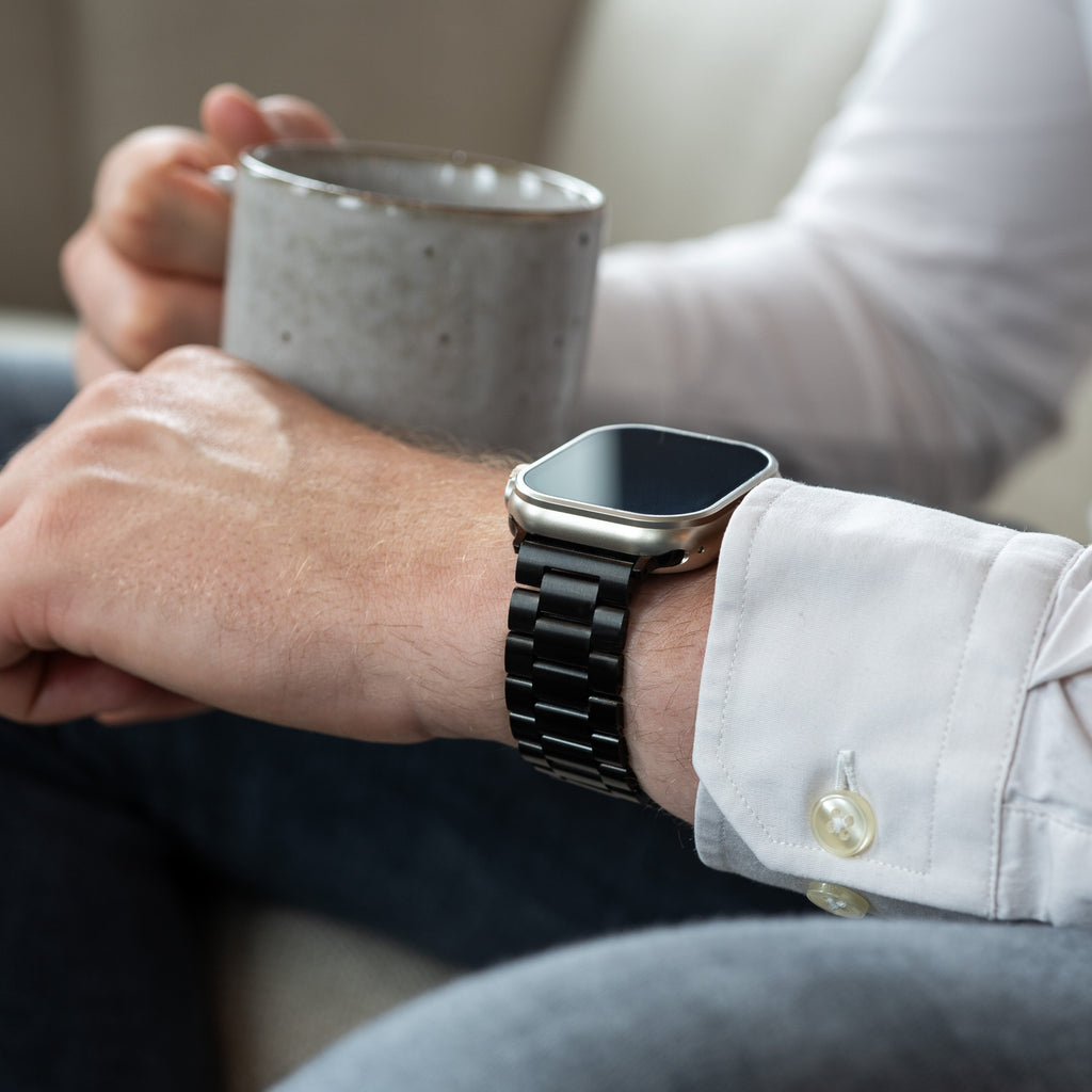 Titanarmbånd i titan med svart finish, kompatibelt med Apple Watch