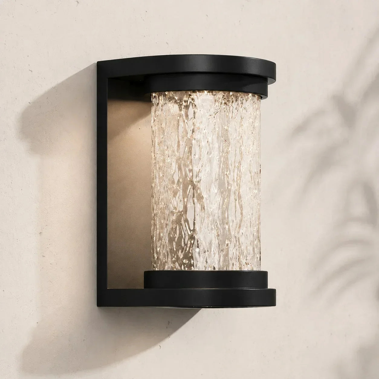Contemporary Textured Wall Sconce | Ormexis