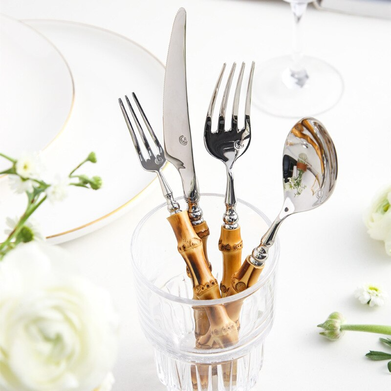 Eco Chic bambusz evőeszköz készlet rozsdamentes acél díszítéssel az elegáns étkezéshez