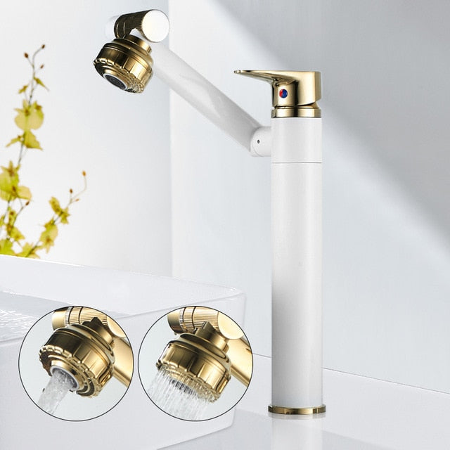 Elegant kollektion köksblandare i mässing med 360-graders rotation och dubbla sprayfunktioner