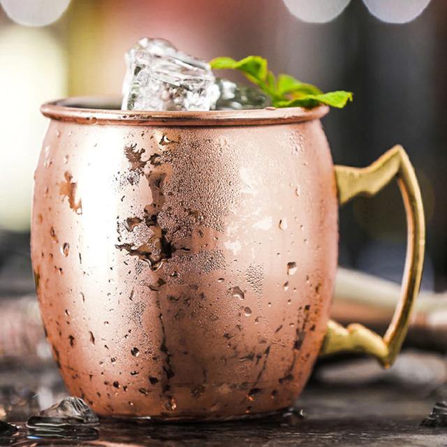 Set med Moscow Mule-muggar i rostfritt stål med högblank finish för kylda cocktails