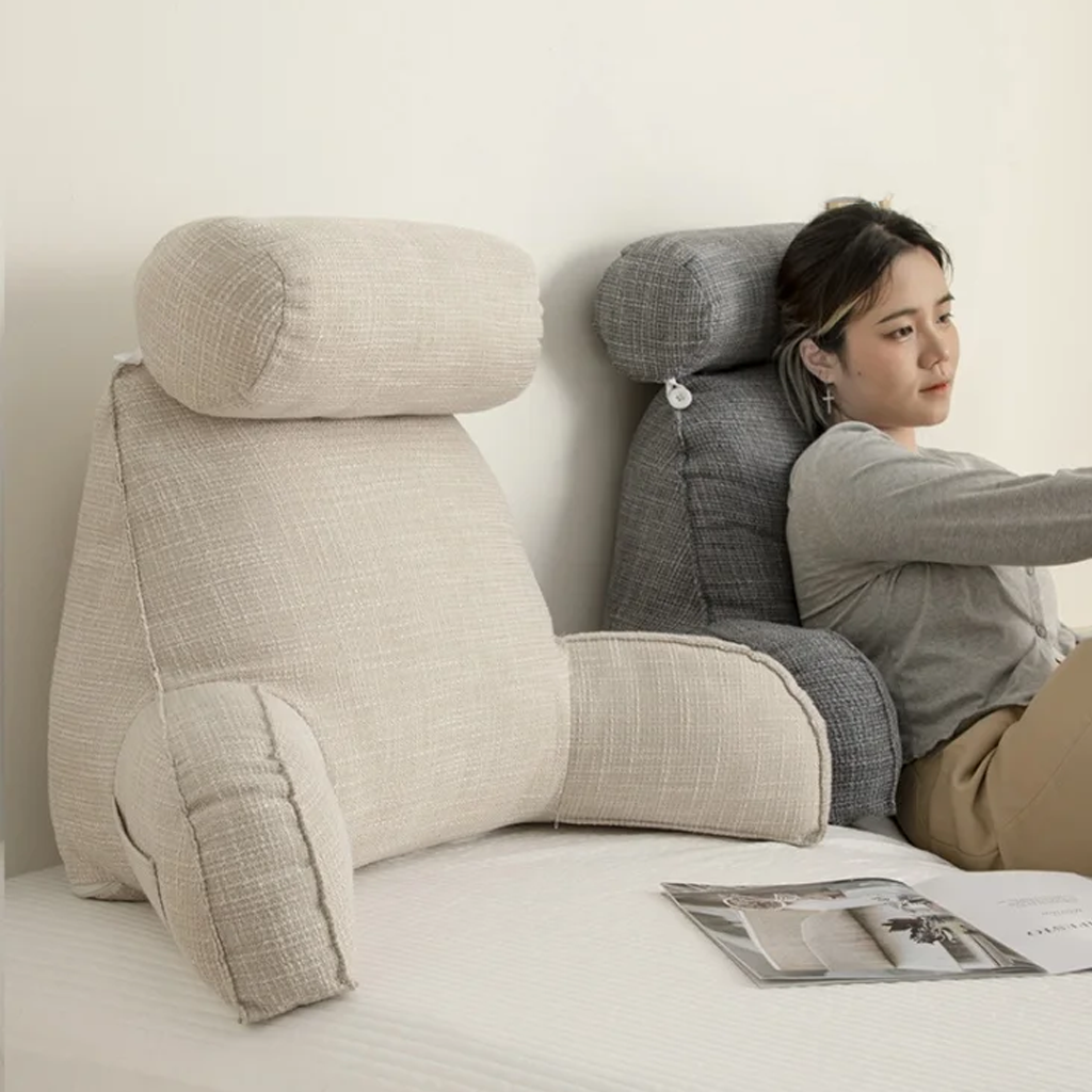 Ergonominen lannerangan tyyny säädettävällä niskatuella ja pehmeillä käsinojilla