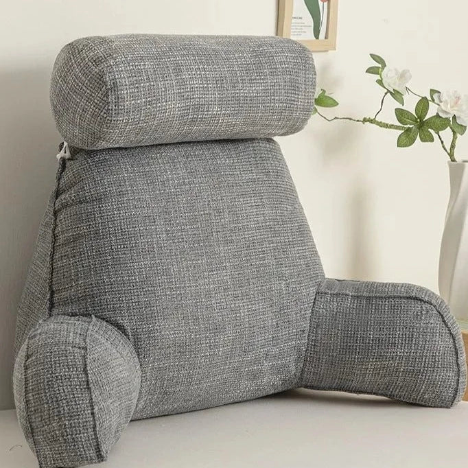 Ergonominen lannerangan tyyny säädettävällä niskatuella ja pehmeillä käsinojilla
