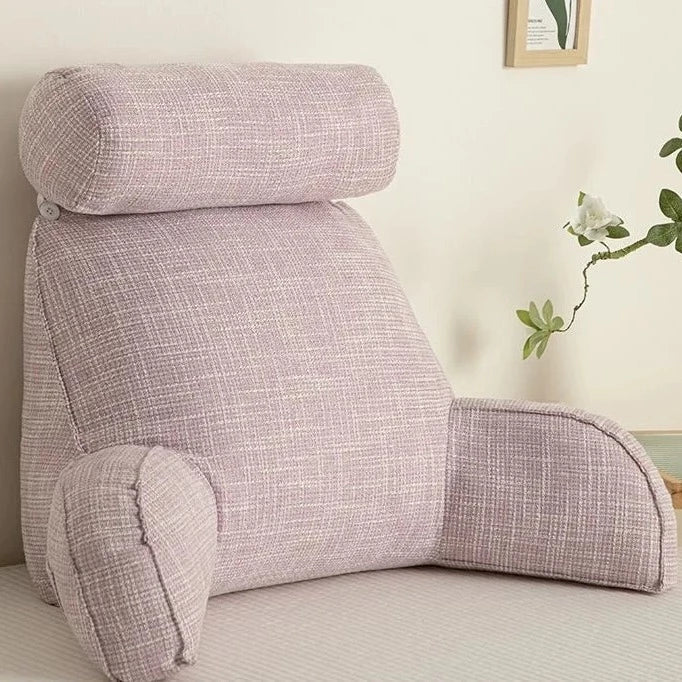 Ergonominen lannerangan tyyny säädettävällä niskatuella ja pehmeillä käsinojilla