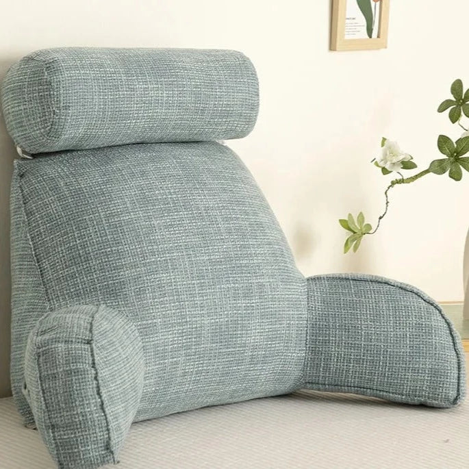 Ergonominen lannerangan tyyny säädettävällä niskatuella ja pehmeillä käsinojilla