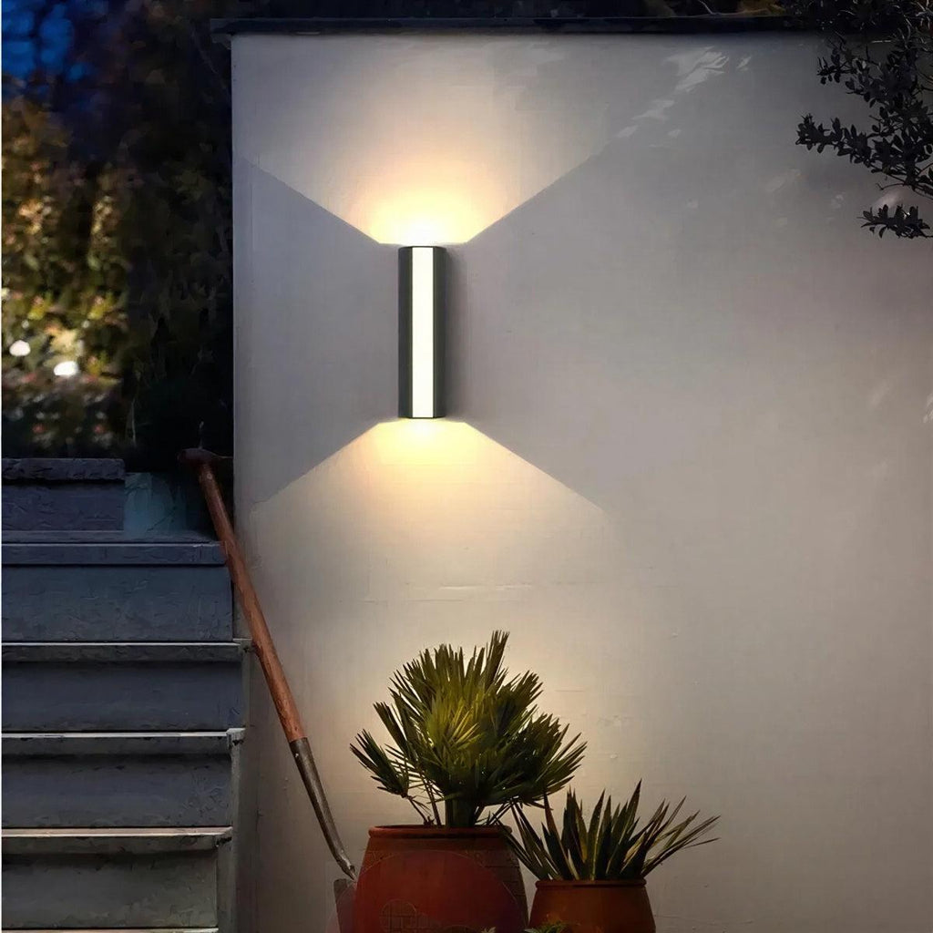 Lumină de perete de exterior pentru iluminare largă în sus și în jos | Ormexis
