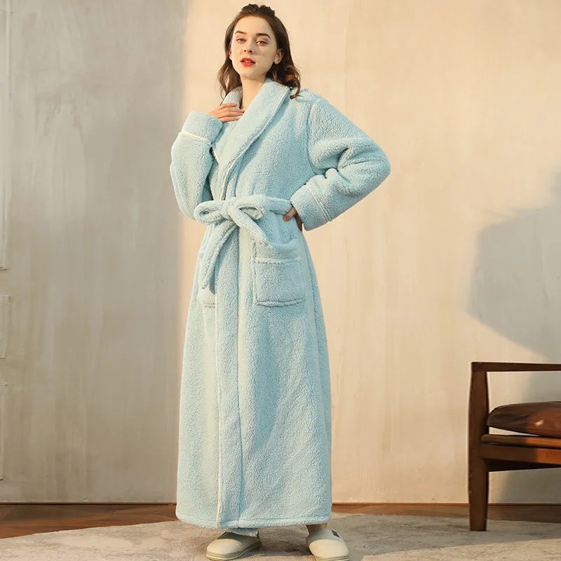 Men's Flannel Bathrobe With Adjustable Belt For Cold Winter Days