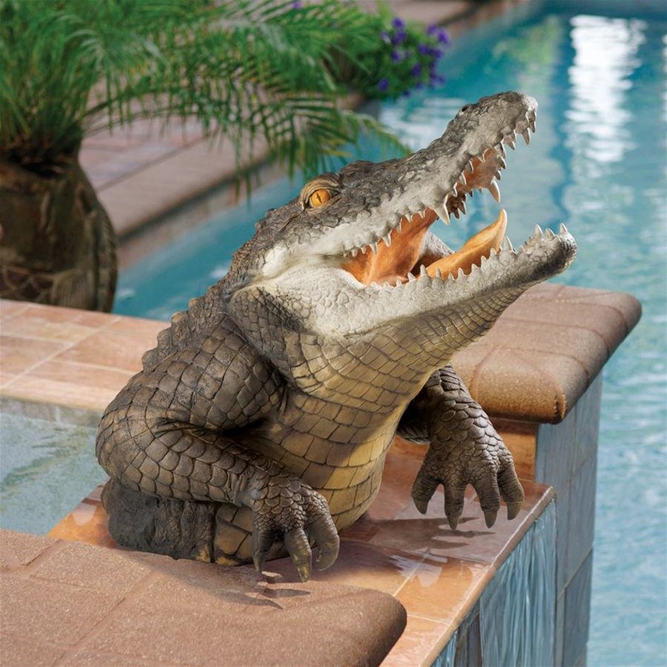 Realistische Sumpf-Alligator-Statue aus langlebigem Harz für Garten und Pool