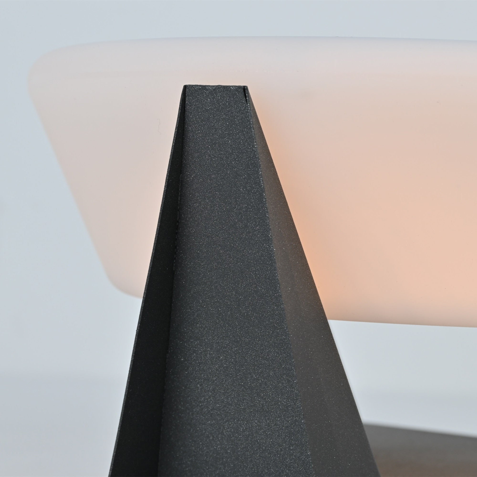 Gulvlampe i skålform | Ormexis