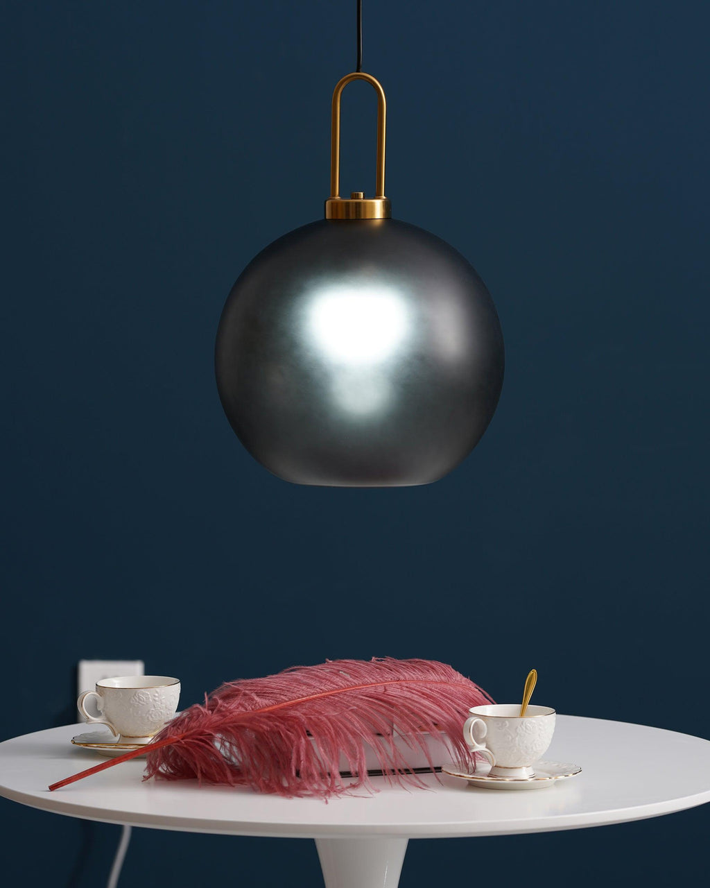 Modern Pendulum Glass Pendant Light | Ormexis