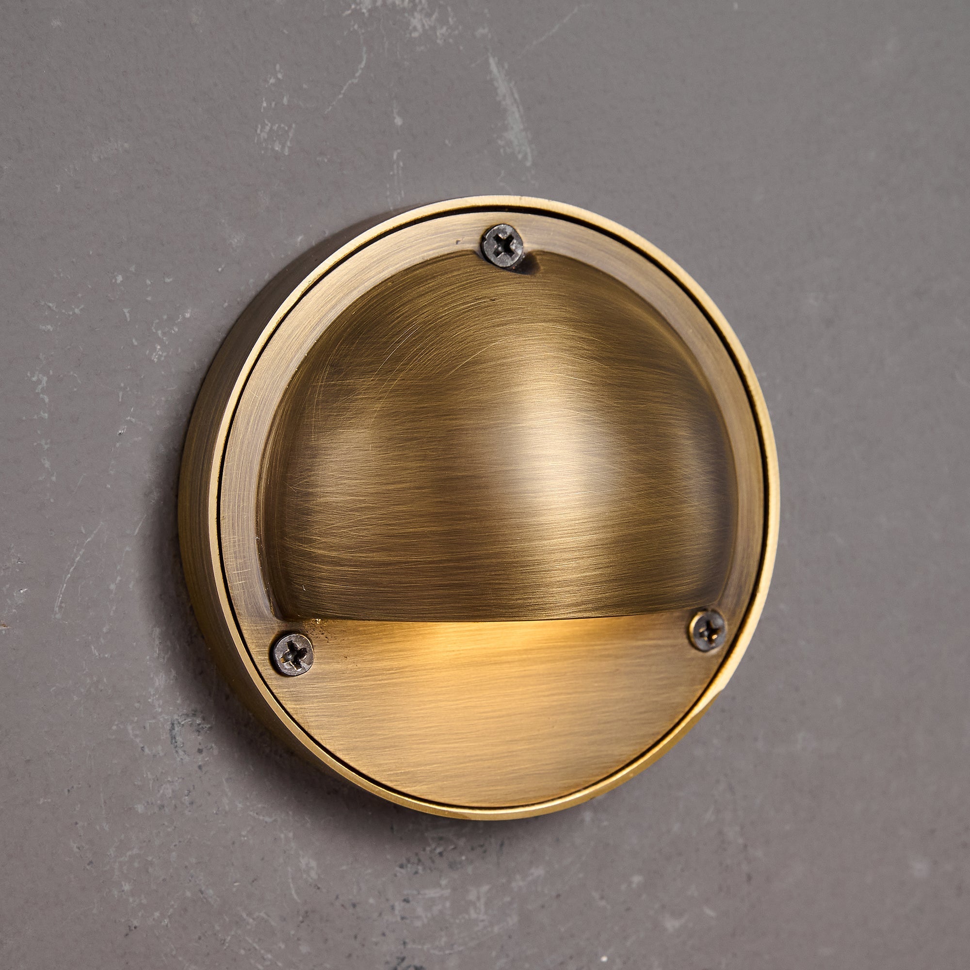 Regency Shield Wall Light | Ormexis