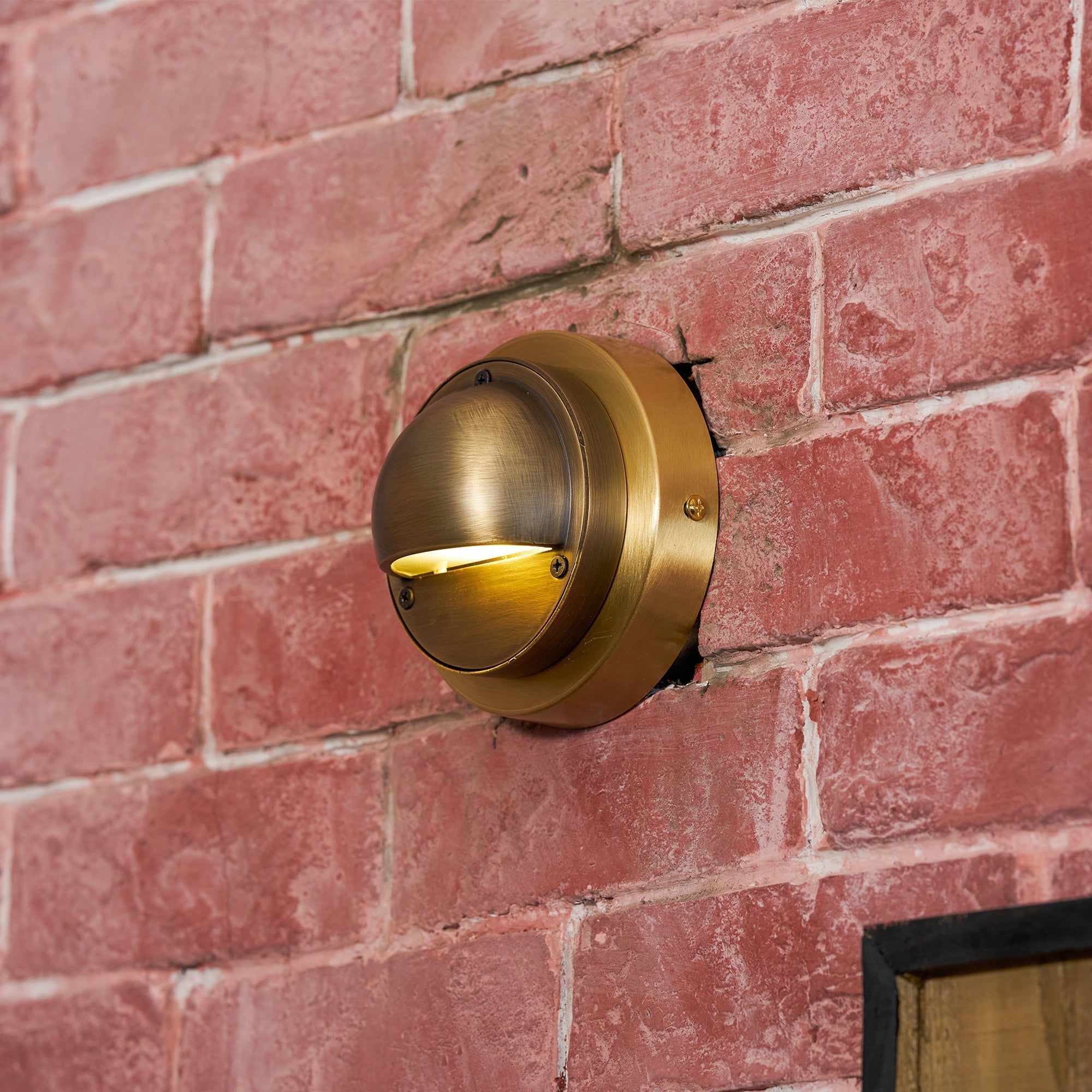 Regency Shield Wall Light | Ormexis