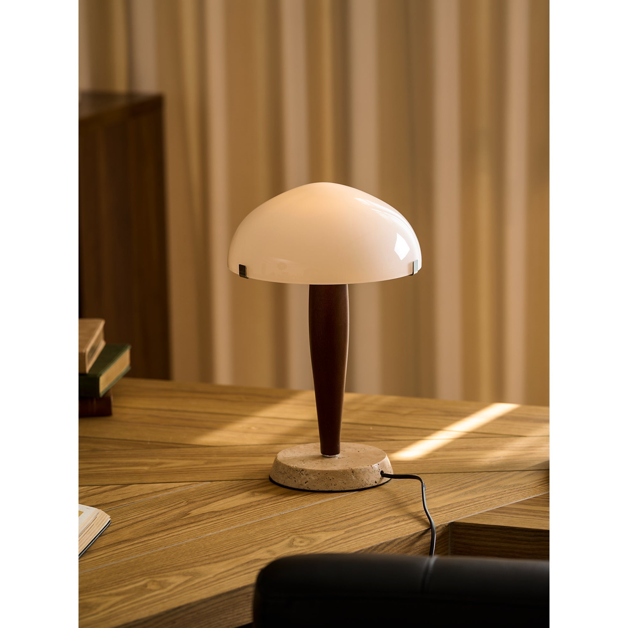 Mid-century-veistoksellinen pöytävalaisin | Ormexis