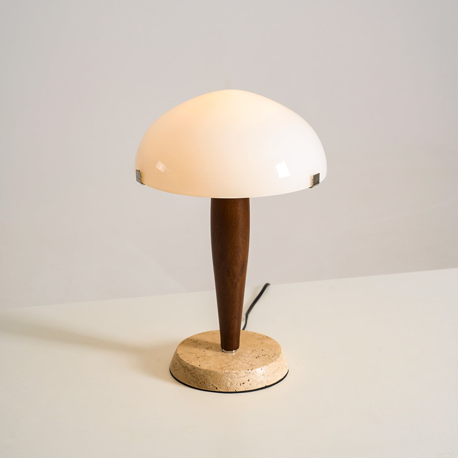 Mid-century-veistoksellinen pöytävalaisin | Ormexis