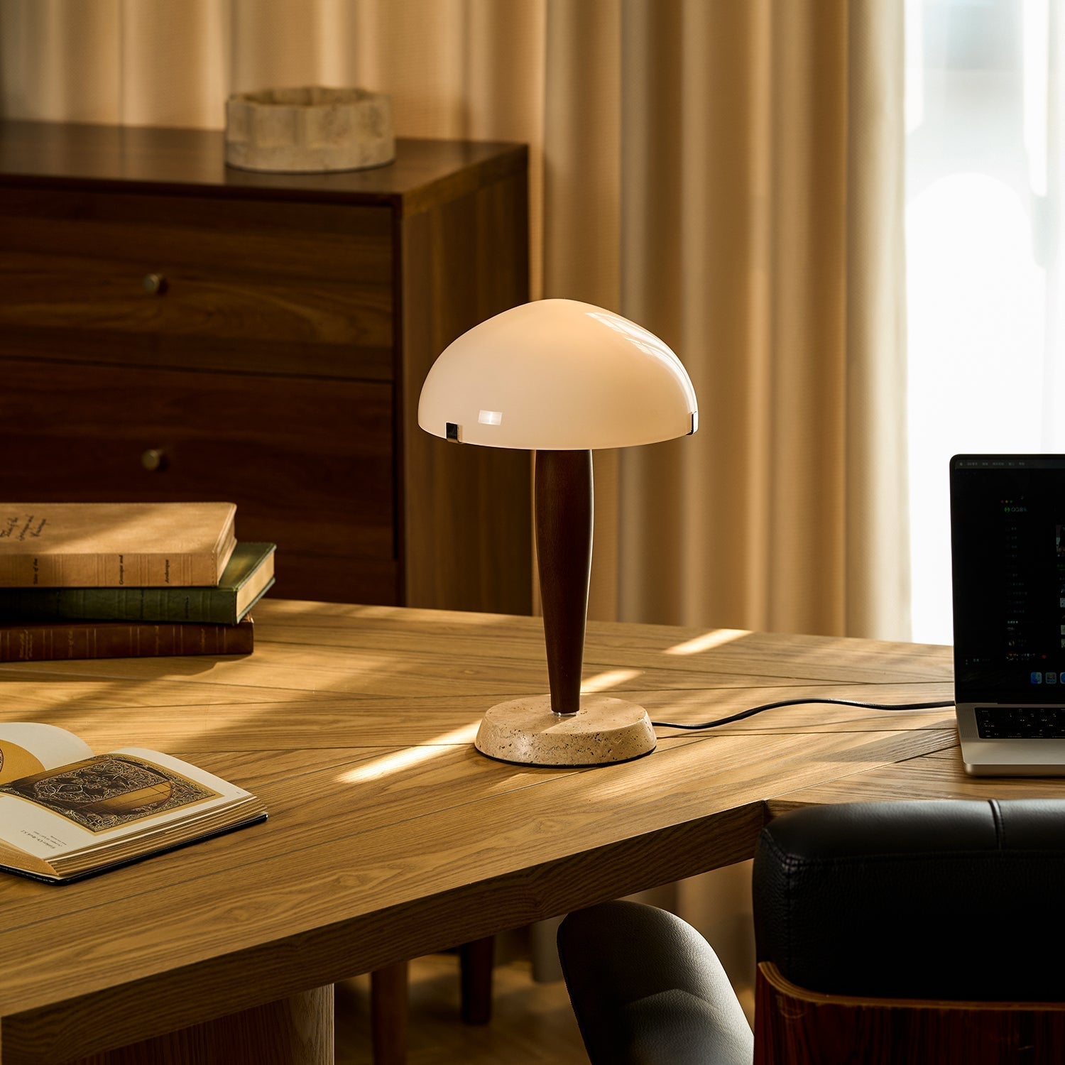 Mid-century-veistoksellinen pöytävalaisin | Ormexis