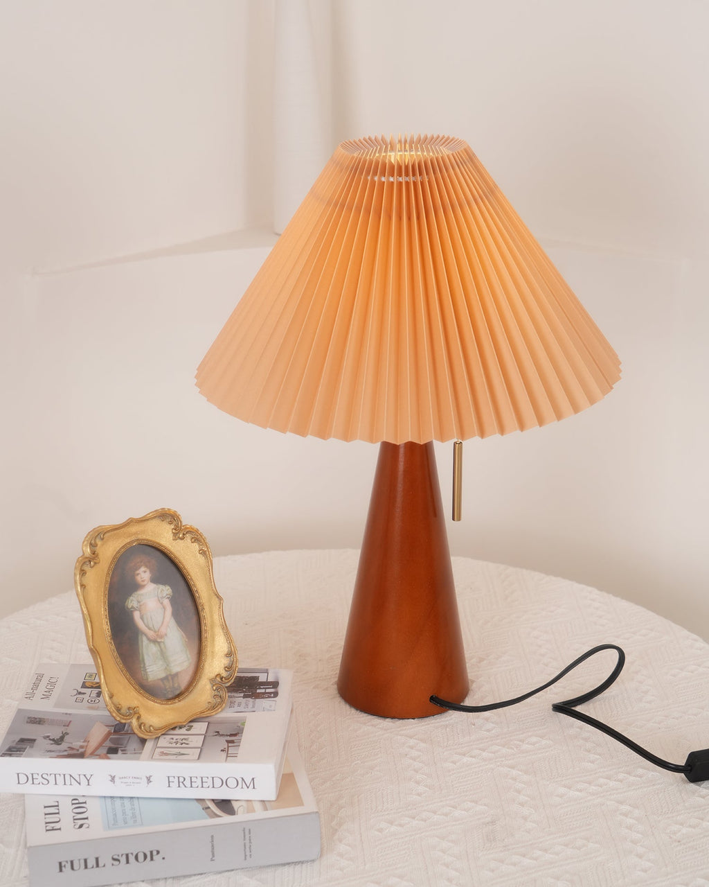 Couture Pleated Table Lamp | Ormexis