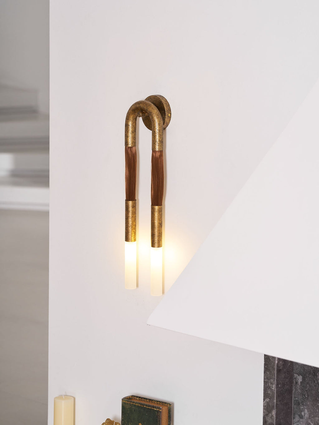 Comtesse vegglampe i akryl med frynser | Ormexis